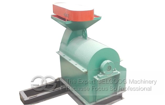 Semi-humid material crusher